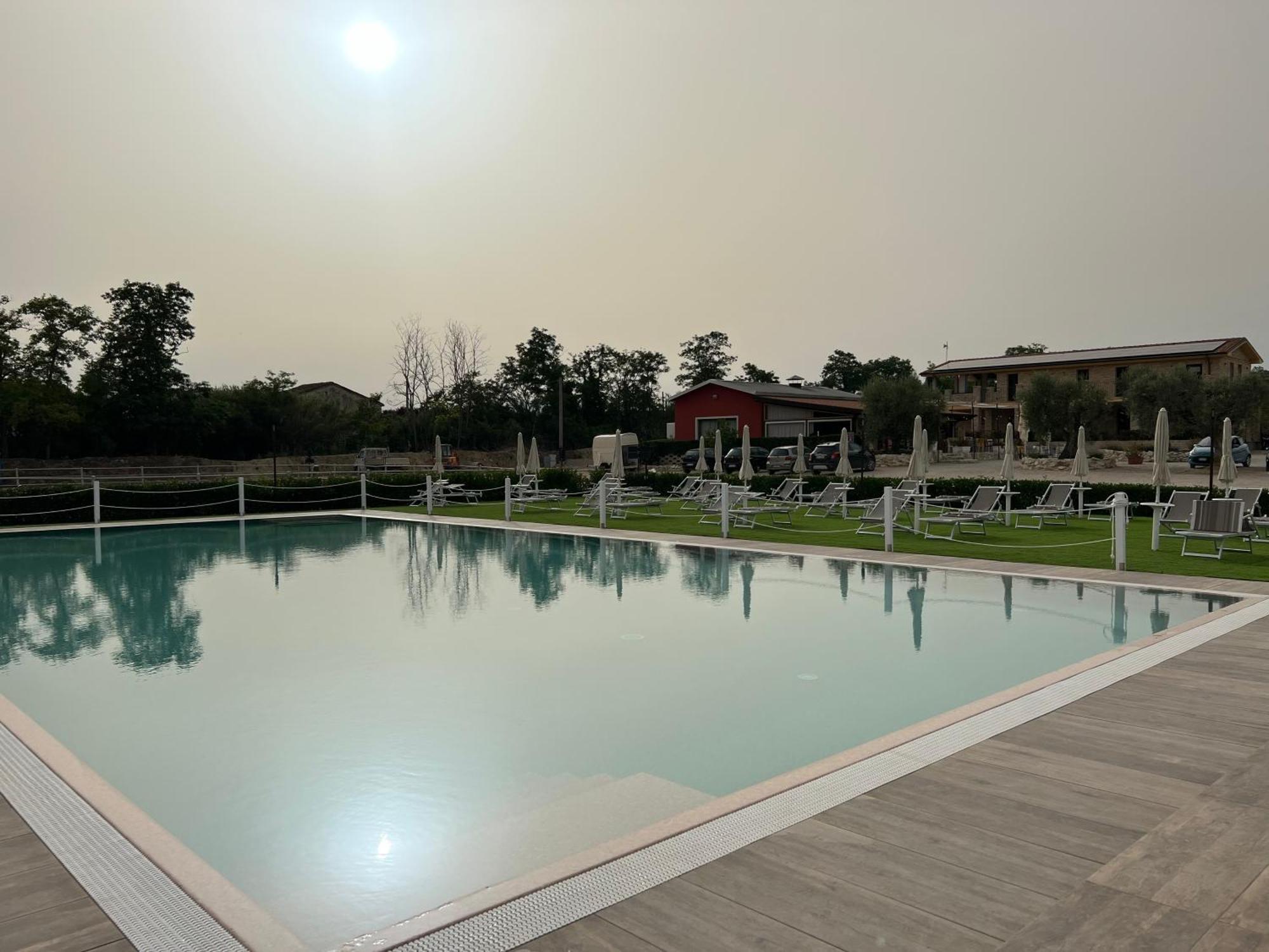 Ll Crinale Village Colli del Tronto Ngoại thất bức ảnh