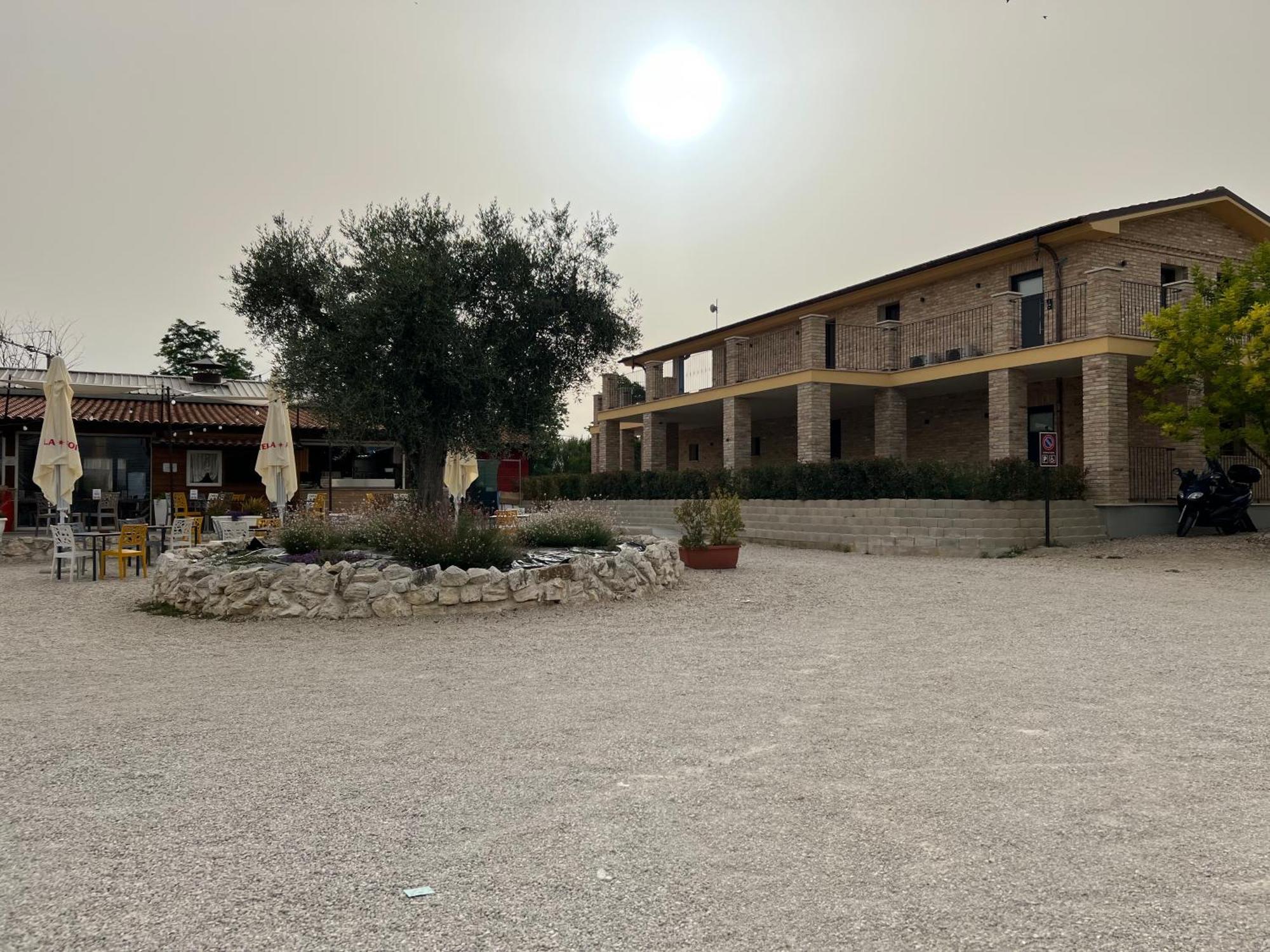 Ll Crinale Village Colli del Tronto Ngoại thất bức ảnh