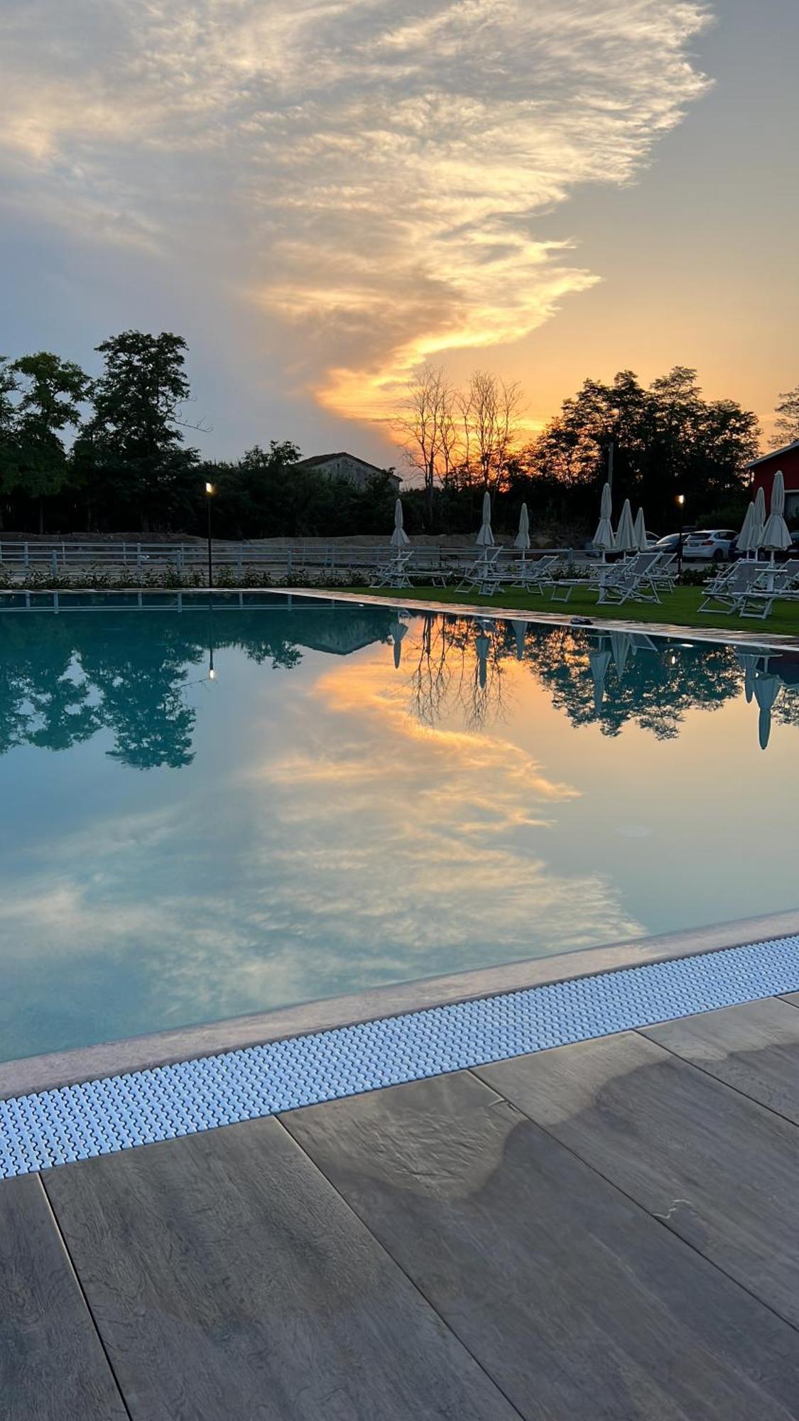 Ll Crinale Village Colli del Tronto Ngoại thất bức ảnh