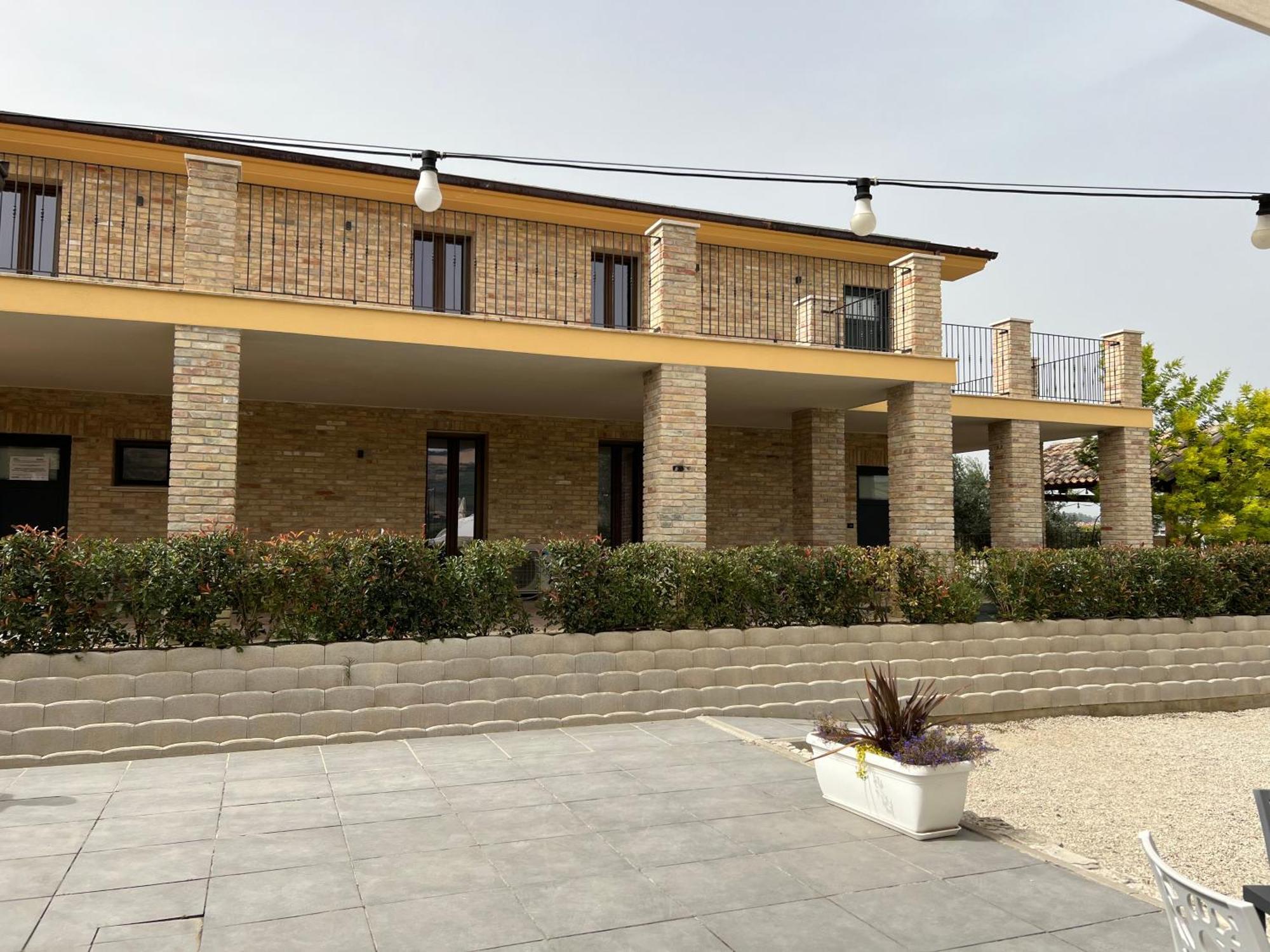 Ll Crinale Village Colli del Tronto Ngoại thất bức ảnh
